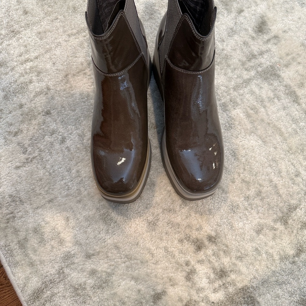 NEW!! Naked Feet Glossy Brown Ankle Boots GUILD IN MUD PLATFORM - Picture 2 of 12